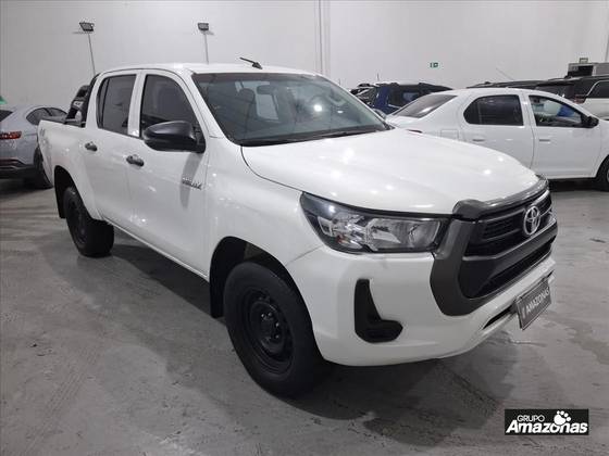 TOYOTA HILUX 2.8 D-4D TURBO DIESEL CD POWER PACK 4X4 MANUAL TOYOTA HILUX 2.8 D-4D TURBO DIESEL CD POWER PACK 4X4 MANUAL
